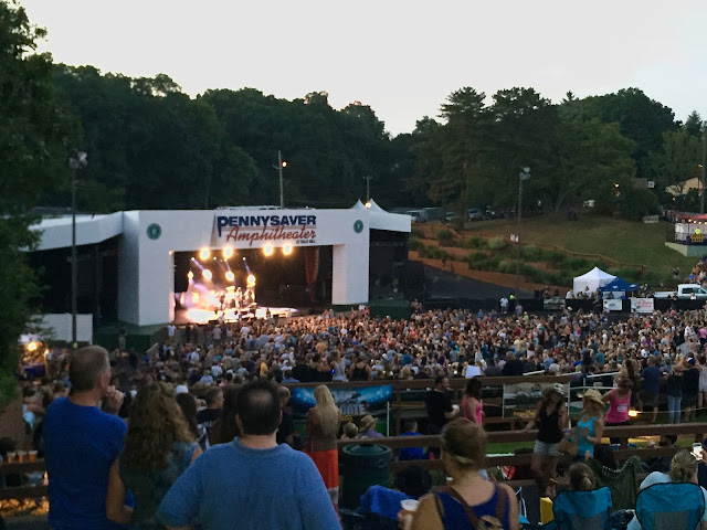 Chris Stapleton Shows Up Small in The Pennysaver